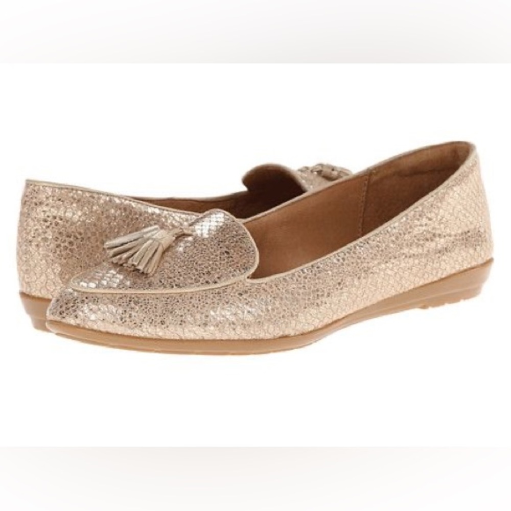 EUC Sofft Bryce Metallic Gold Tassel Pointed Toe Loafer Flats